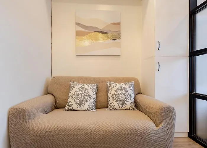 Fully Furnished Minimalist Unit Near It Park Apartment *