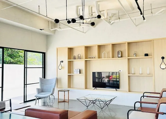Fully Furnished Minimalist Unit Near It Park Apartment *
