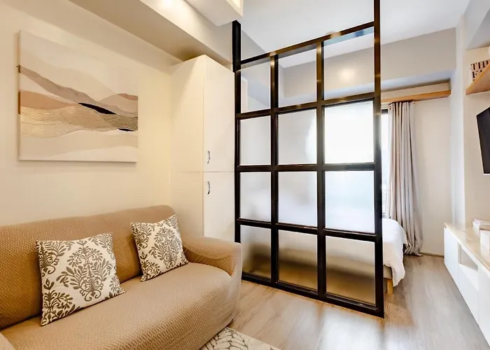 Fully Furnished Minimalist Unit Near It Park Apartment